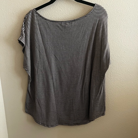 Basic T Shirt - Picture 3 of 3